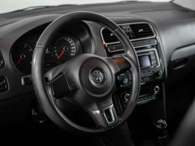 Volkswagen Polo 1.6 MT (105 л. с.)