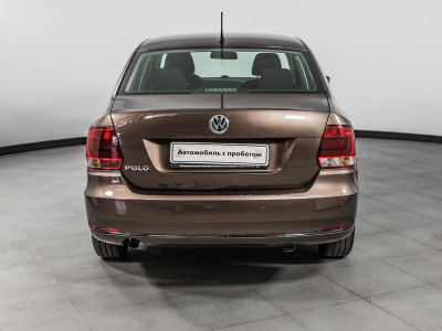 Volkswagen Polo 1.6 MPI MT (110 л. с.)