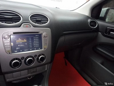 Ford Focus 1.6 MT (101 л. с.)
