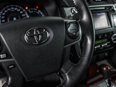 Toyota Camry 2.5 AT (181 л. с.)