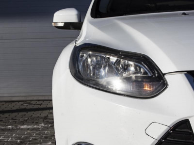 Ford Focus 1.6 PowerShift (105 л. с.)