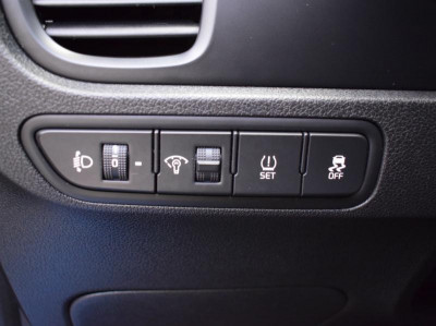 Kia Rio X-Line 1.4 AT (100 л. с.)