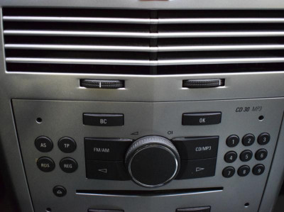 Opel Astra 1.6 MT (115 л. с.)