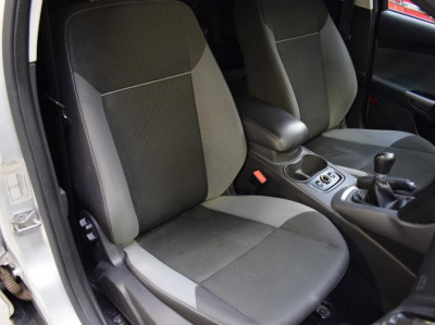 Ford Focus 1.6 MT (105 л. с.)