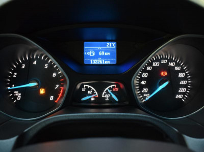 Ford Focus 1.6 MT (105 л. с.)
