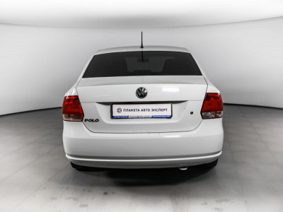 Volkswagen Polo 1.6 MT (85 л. с.)