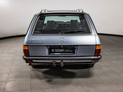 Mercedes-Benz W123 230 2.0 MT (136 л.с.)