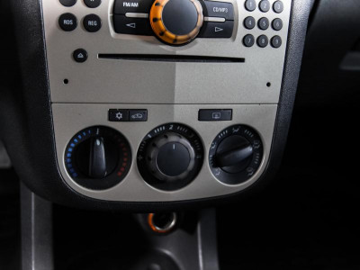 Opel Corsa 1.2 Easytronic (80 л. с.)