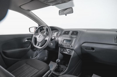 Volkswagen Polo 1.6 MPI MT (110 л. с.)