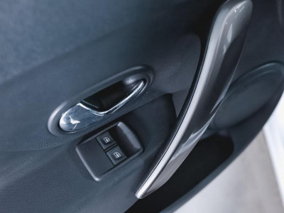 Renault Sandero 1.6 AT (102 л. с.)