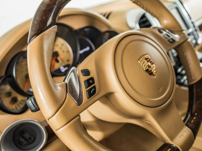 Porsche Cayenne S 4.8 Tiptronic AWD (400 л. с.)
