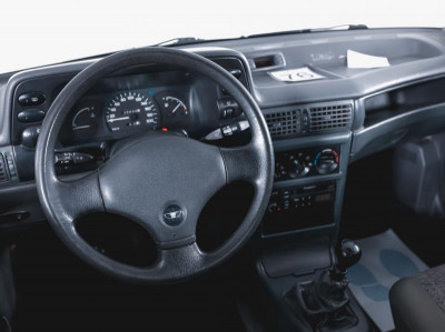 Daewoo Nexia 1.5 MT (85 л. с.)