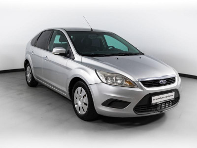 Ford Focus 1.6 MT (101 л. с.)