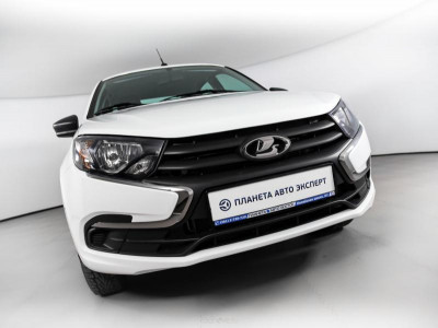 LADA Новая Granta седан 1.6 AMT 16кл (106 л. с.)