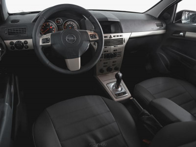 Opel Astra 1.6 Easytronic (115 л. с.)