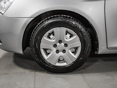 Geely Emgrand EC7 1.8 MT (126 л. с.)