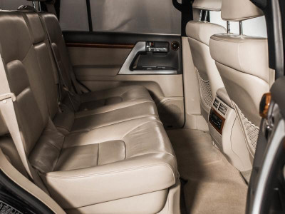 Toyota Land Cruiser 4.6 AT 4WD (7 мест) (309 л. с.)