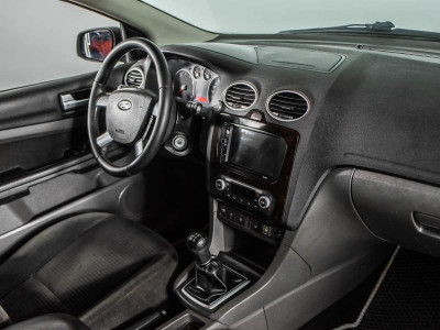Ford Focus 1.6 MT (116 л. с.)