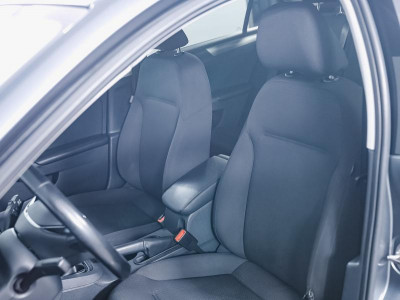 Volkswagen Jetta 1.6 MPI MT (105 л. с.)