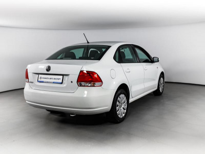 Volkswagen Polo 1.6 MT (105 л. с.)