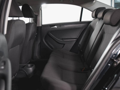 Volkswagen Jetta 1.6 MT (105 л. с.)