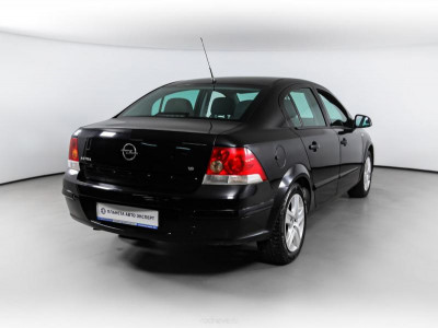 Opel Astra 1.6 MT (103 л.с.)