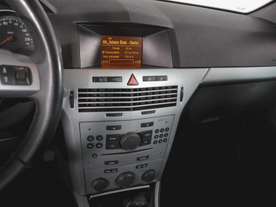 Opel Astra 1.6 MT (103 л.с.)