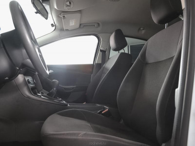 Ford Focus Хетчбэк 1.6 Ti-VCT MT (105 л. с.)
