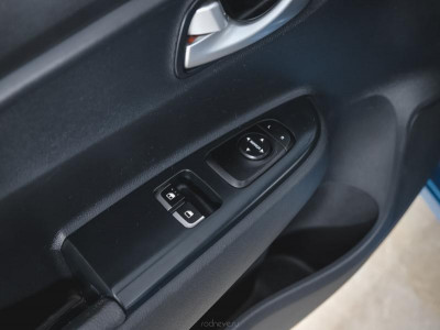 Kia Rio 1.4 MT (100 л. с.)