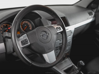 Opel Astra 1.6 MT (103 л.с.)