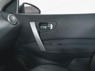 Nissan Qashqai 1.6 CVT (117 л. с.)