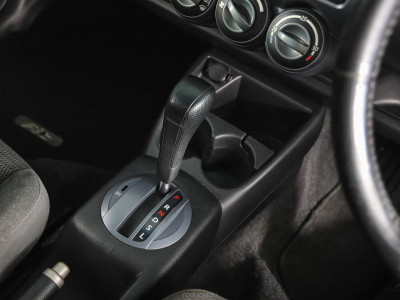 Honda Fit 1.3 CVT (86 л. с.)