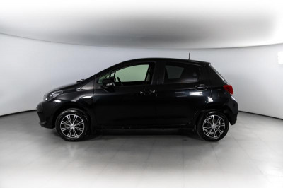 Toyota Vitz 1.3 CVT (94 л. с.)