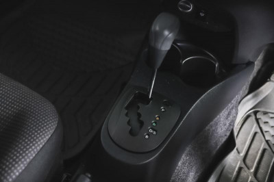 Toyota Vitz 1.3 CVT (94 л. с.)