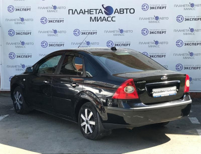 Ford Focus 1.8 MT (125 л. с.)