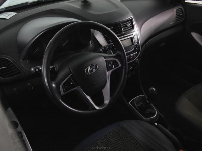 Hyundai Solaris 1.4 MT (107 л. с.)