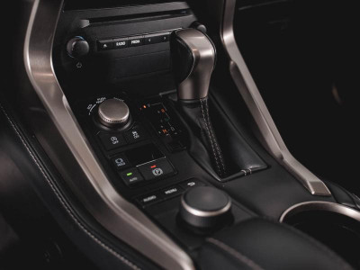 Lexus NX 200 2.0 CVT (151 л.с.) 4WD