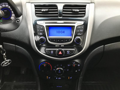 Hyundai Solaris 1.4 MT (107 л. с.)