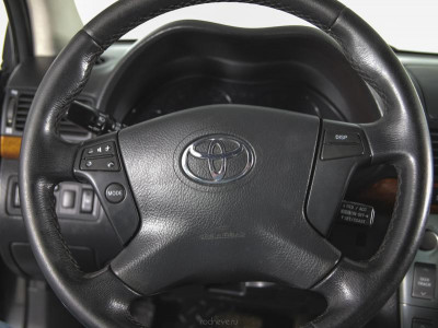 Toyota Avensis 2.0 AT (147 л. с.)
