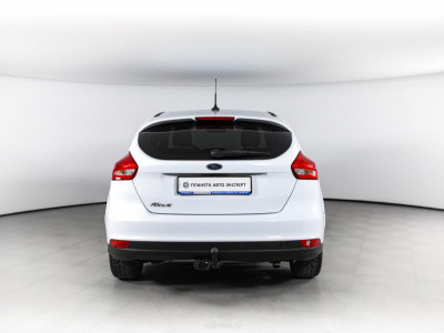 Ford Focus Хетчбэк 1.6 Ti-VCT MT (125 л. с.)