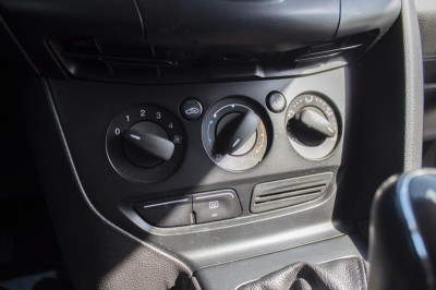 Ford Focus 1.6 MT (105 л. с.)