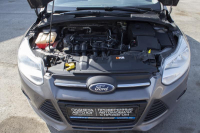 Ford Focus 1.6 MT (105 л. с.)