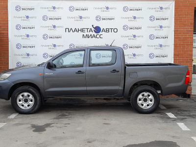 Toyota Hilux 2.5D MT Turbo AWD (144 л. с.)