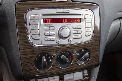 Ford Focus 1.8 MT (125 л. с.)