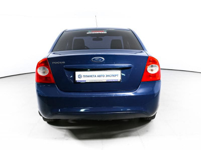 Ford Focus 1.6 MT (100 л. с.)
