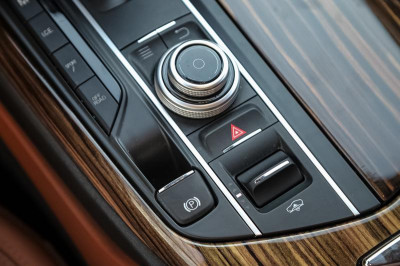 Maserati Levante 3.0 V6 AT (350 л.с.)