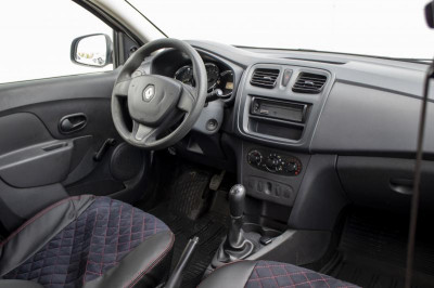 Renault Sandero 1.6 MT (82 л. с.)