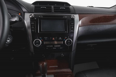 Toyota Camry 2.5 AT (181 л. с.)