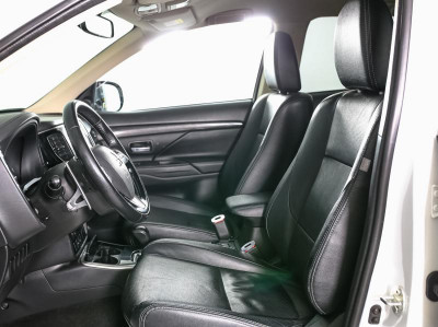 Mitsubishi Outlander 2.4 CVT 4WD (167 л.с.)