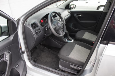 Volkswagen Polo 1.6 Tiptronic (105 л. с.)